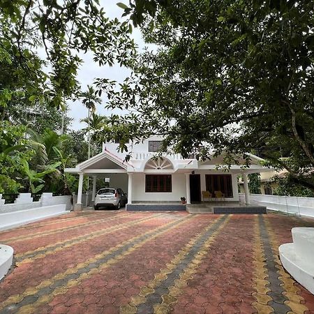 Vila Kalarikkal House Kochi Exteriér fotografie
